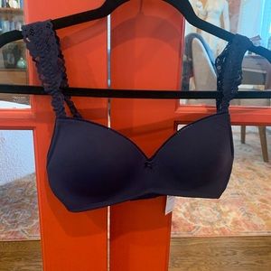 New with tags padded wireless bra by Aerie 32B
